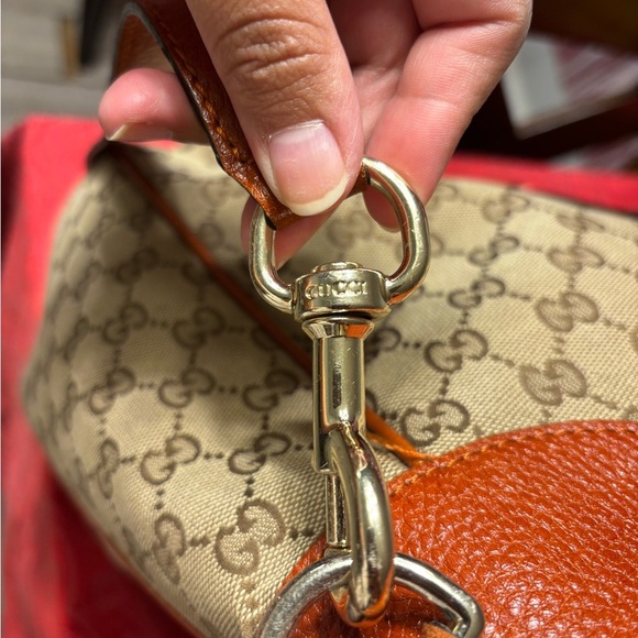 Gucci Beige and Burgundy Hobo Bag - Picture 2 of 10